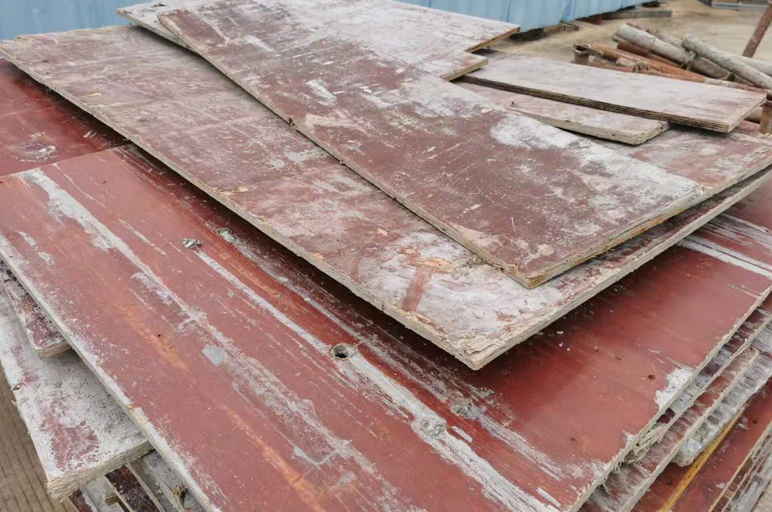 已經(jīng)周轉(zhuǎn)過(guò)12次的建筑模板